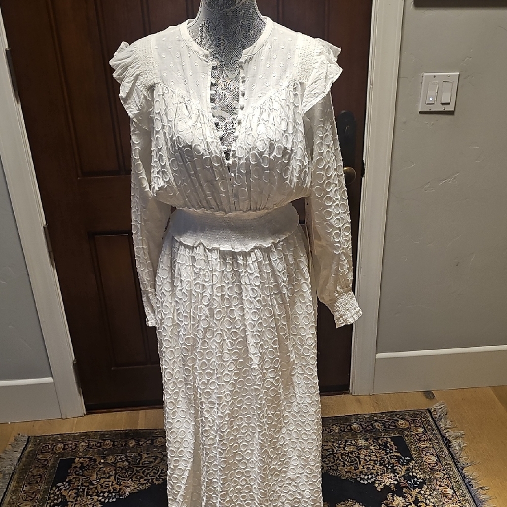Elegant White Lace Dress